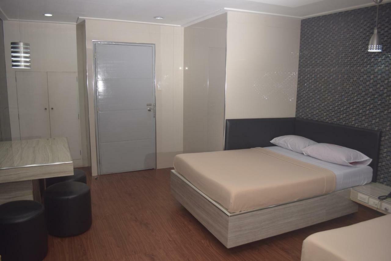 New Winston Hotel Pasay Exterior photo